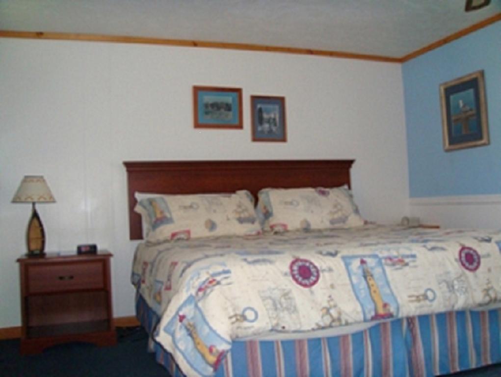 Algoma Beach Motel Room photo